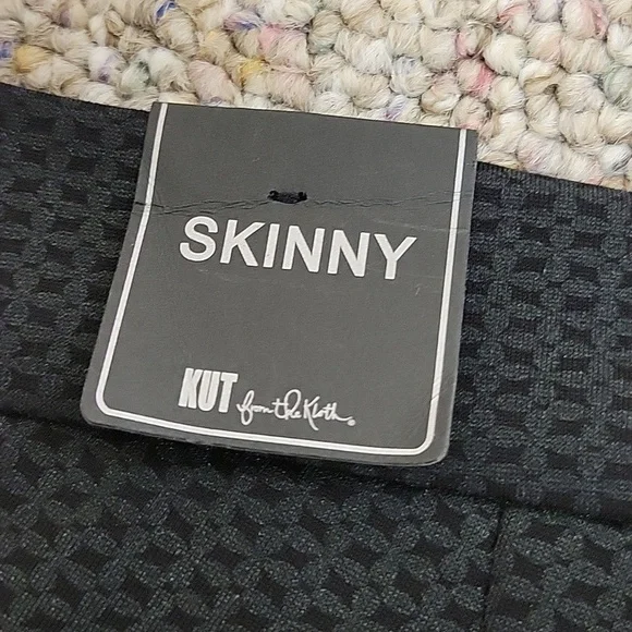 Kut from the Kloth women's  mid rise skinny black trousers.  sz 6. New with tags - Picture 5 of 7